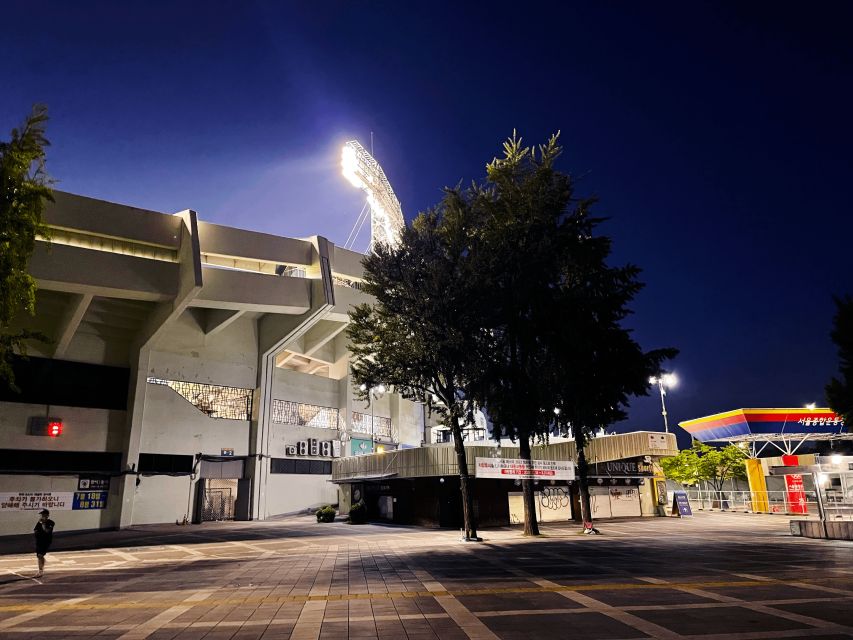 Seoul: Jamsil Baseball Stadium Game Ticket with Dinner& Beer - Key points to know before booking