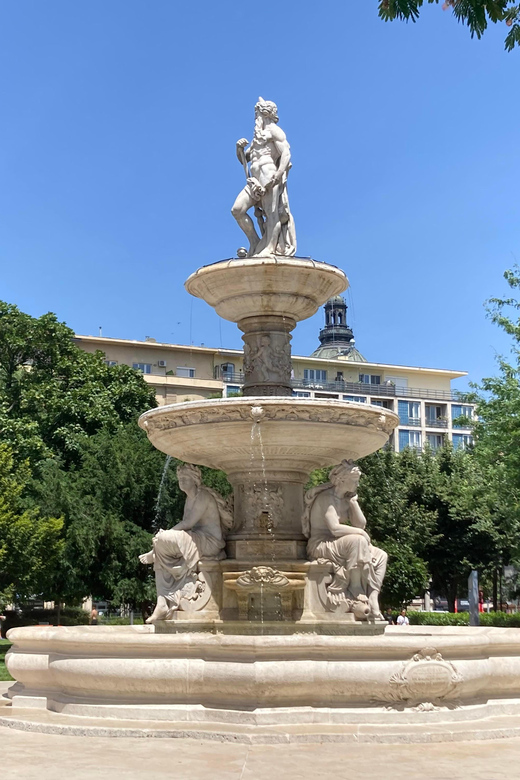 Short Budapest Sightseeing - with Pubquiz! (beer included!) - The pub quiz at GameUp Pub