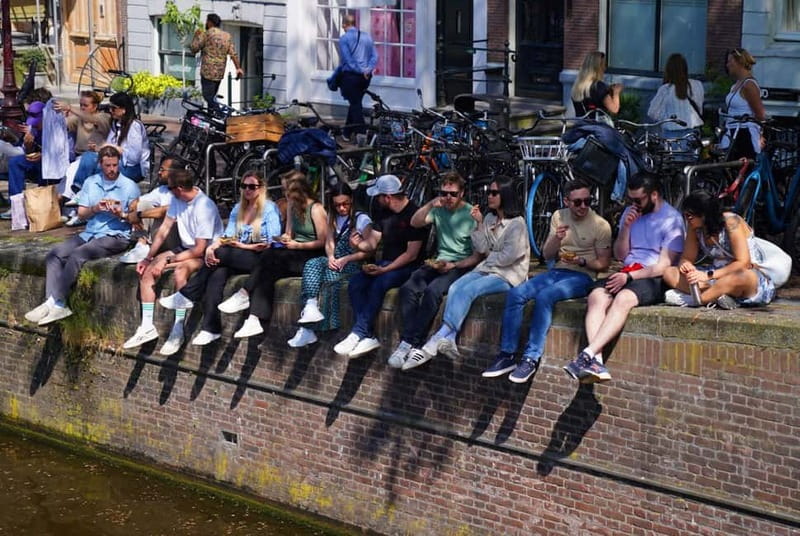 Skipping Lines & Sipping Beers: A History Tour of Amsterdam - Timing, meeting points, and access