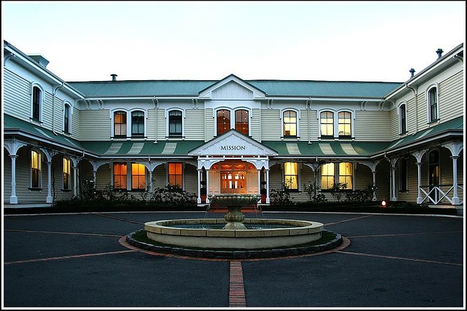 Small group - Napier Premium Wineries+ Beer tour -5.0 - 5.5 hours - Who will get the most from this tour