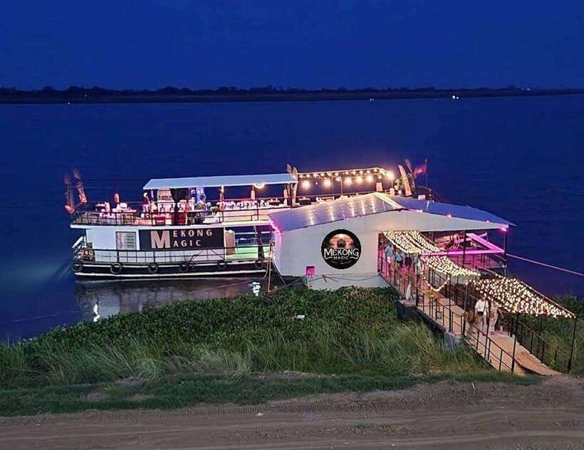 Sunset Cruise-Unlimited Beers-Sodas-BBQ buffet-Fruit platter - Boarding With Sangria and a Riverside Breeze