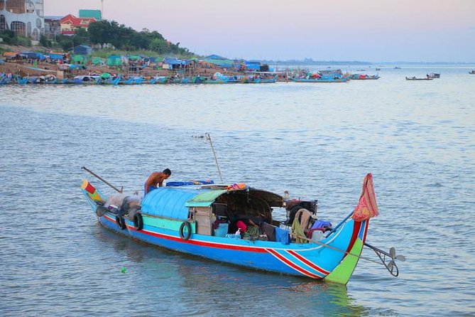 Sunset Cruise with unlimited beer & soft drinks -English speaking guide on board - What the guide adds to the ride