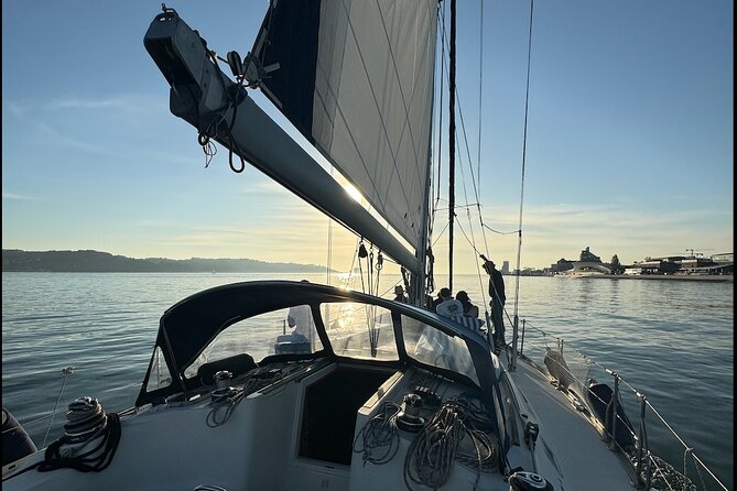 Sunset sailboat tour in Lisbon with green wine - Why Lisbon looks better from the Tagus