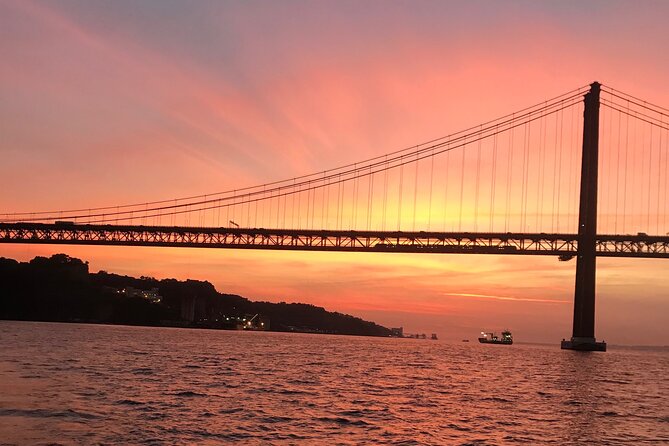 Sunset sailboat tour in Lisbon with green wine - Green wine, snacks, and blankets