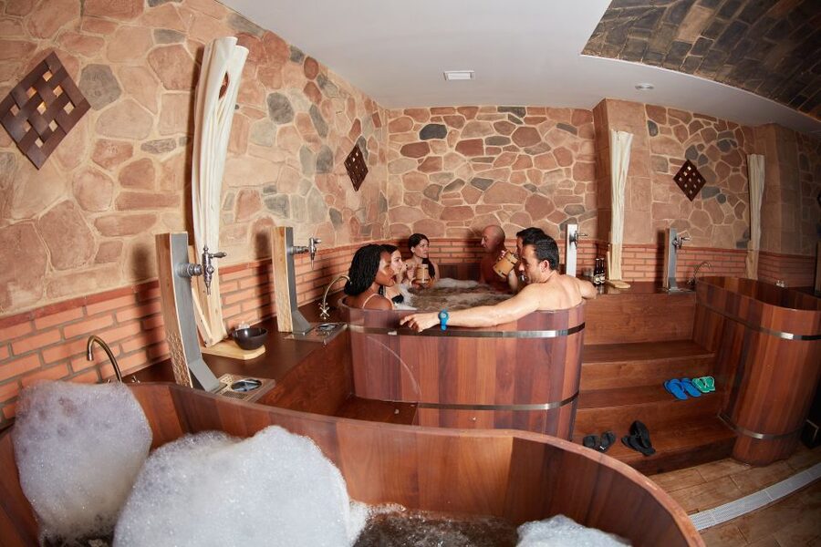 Tenerife: Beer Spa Experience with Tastings and Snacks - A beer bath in Tenerife, with a real spa routine