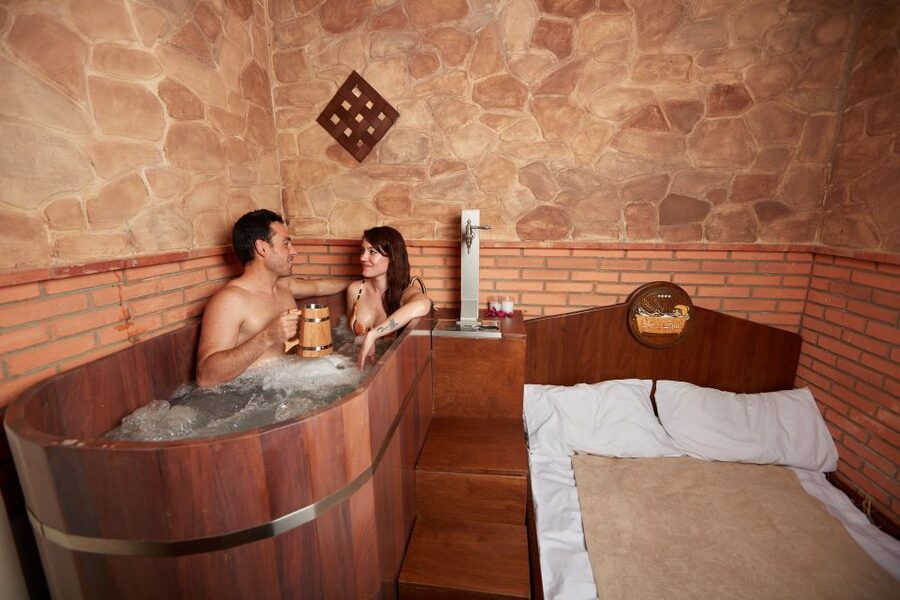 Tenerife: Beer Spa Experience with Tastings and Snacks - Optional massage after the treatment
