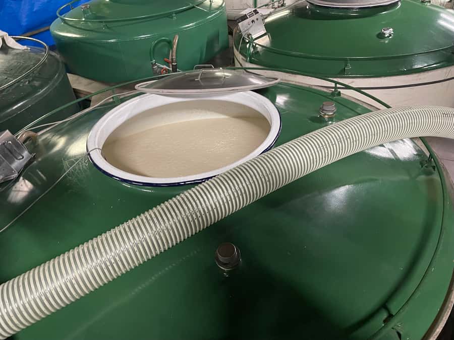 Tokyo: Toshimaya Sake Brewery Tour with Sake Tasting - Learning how nihonshu is made