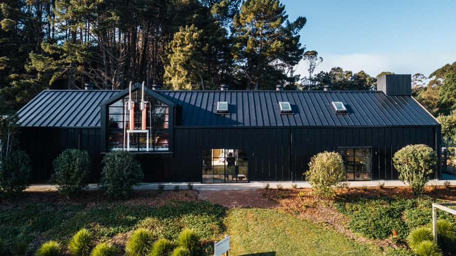 Waiheke Island: HEKE Distillery & Brewery Tour with Tastings - Four acres of gardens after the tour