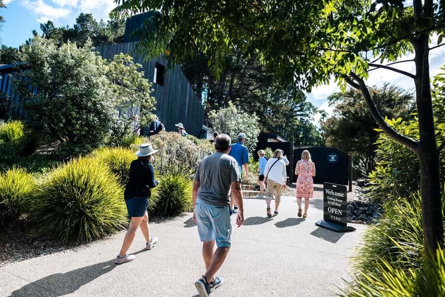 Waiheke Island: HEKE Distillery & Brewery Tour with Tastings - How to make the most of your booking