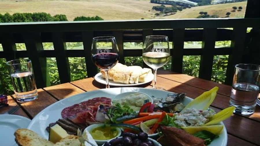 Waiheke: Scenic Taste and Graze Tour with Wine, Whisky, Beer - Key points at a glance