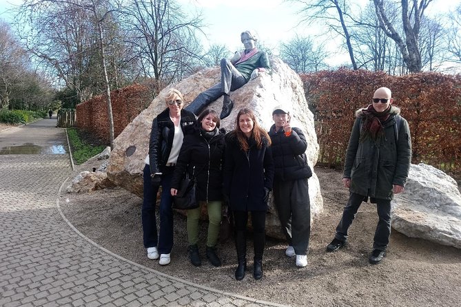 Walking tour in Merrion Square Park with a pint of Guinness Dublin Rogues Tour - Who should book this walk