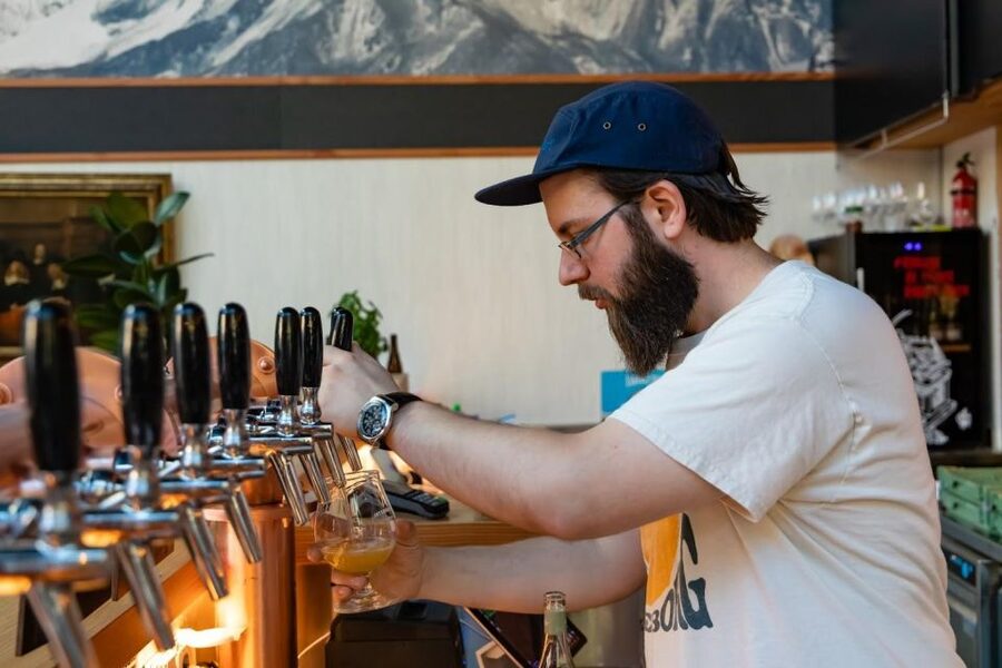 Zurich Beer Tour - tasting tour with a local beer expert - Eight small pours, with room for discovery